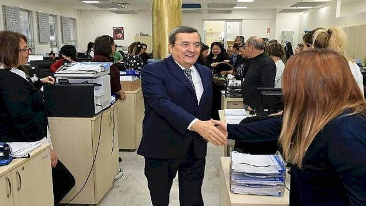 Başkan Batur'dan belediye çalışanlarına Yılın ilk iş gününde kutlama
