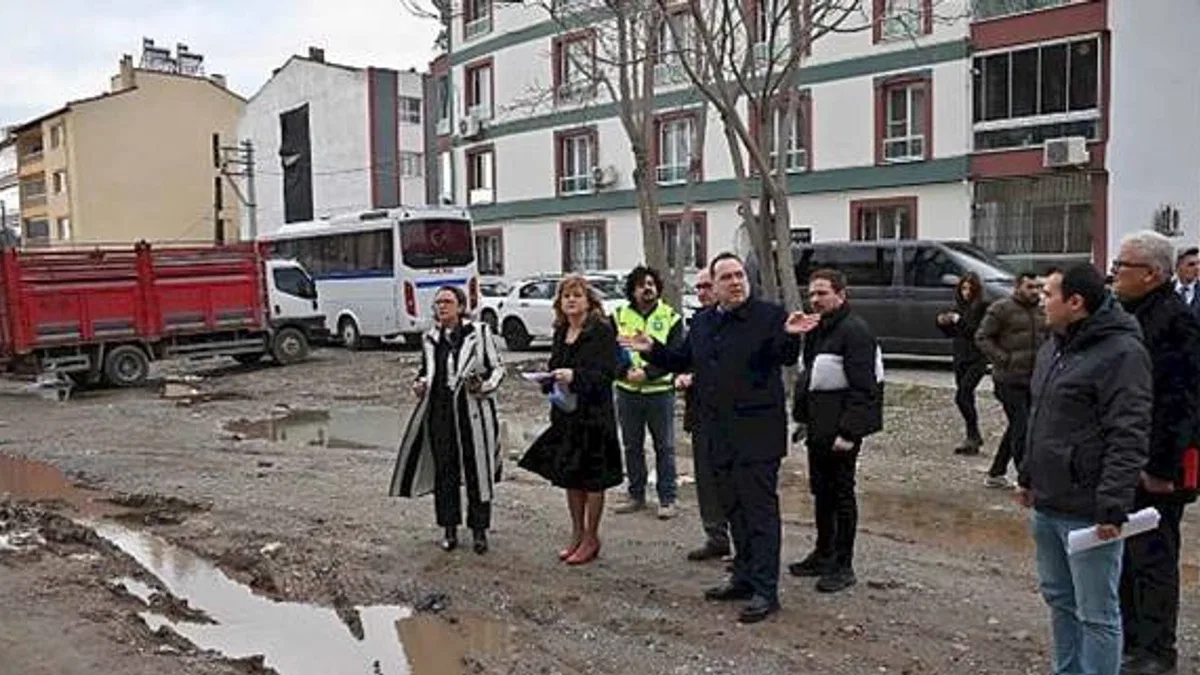 Akhisar'ın Çehresi Değişiyor, Eski Tren Yolu Cazibe Merkezine Dönüşüyor