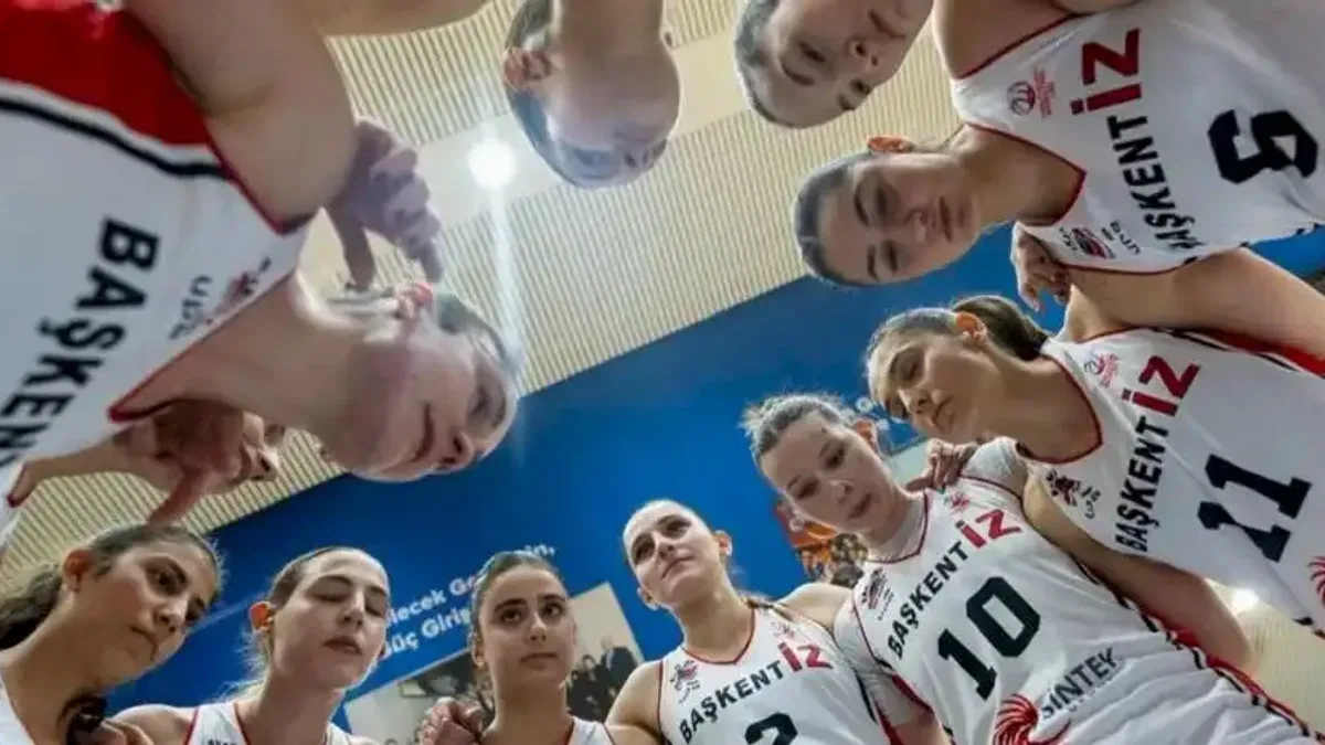 Başkent İz Kadınları yarı finalde