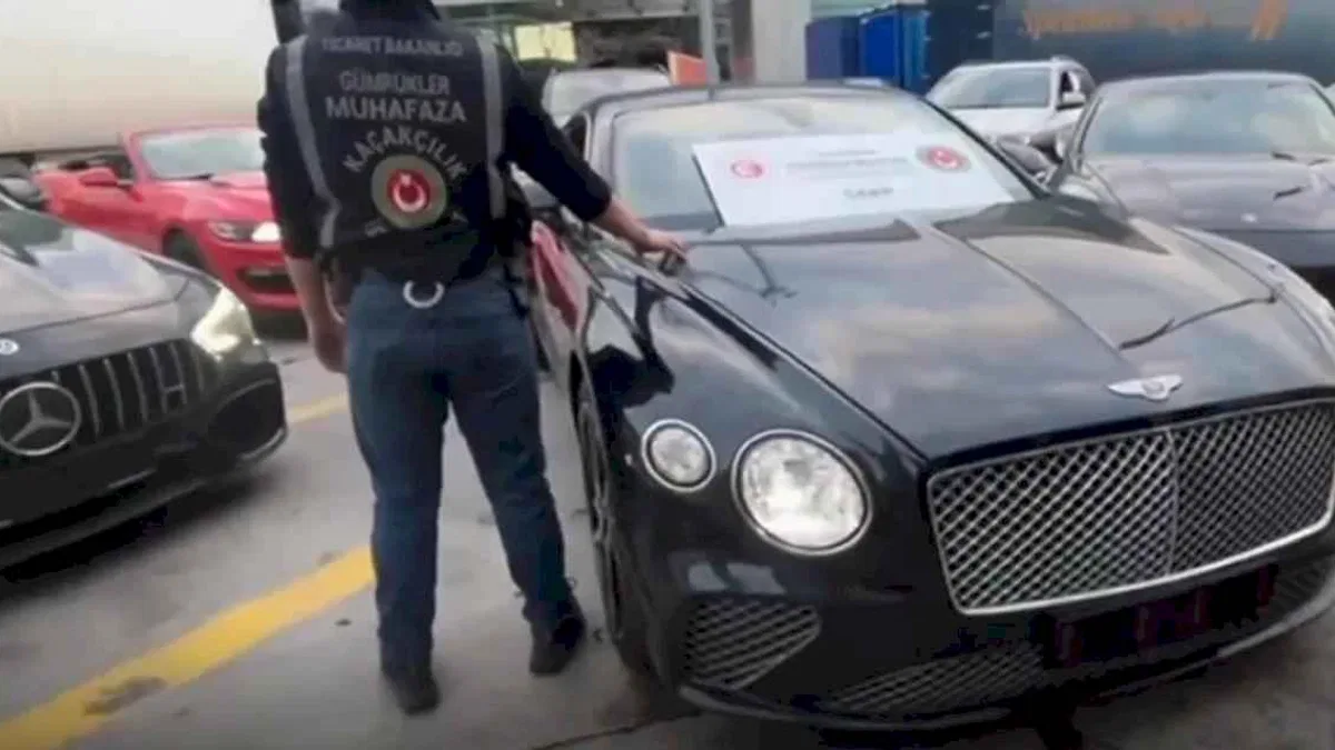 Lüks araç kaçakçılığına darbe!