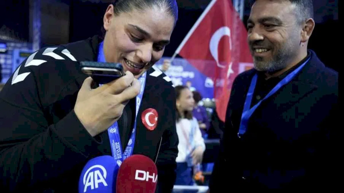 Avrupa şampiyonu milli boksöre Cumhurbaşkanı Erdoğan'dan tebrik