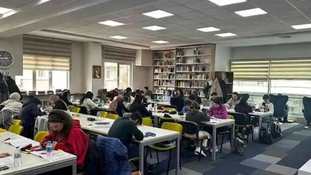 Büyükkılıç: Kütüphanelerimizle bugünümüzü ve yarınlarımızı ihya ediyoruz