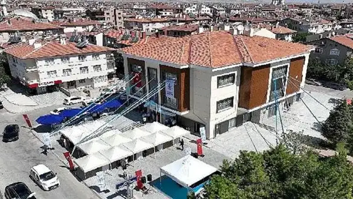 Selçuklu Belediyesi ilçeye değer katacak bir eser daha kazandırdı: Bedir Sosyal Tesisi açıldı