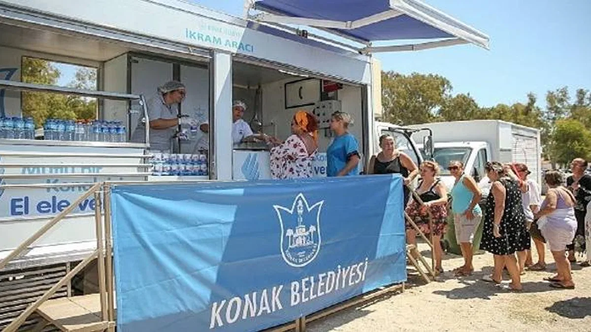 Konaklı kadınlar denizle buluşuyor
