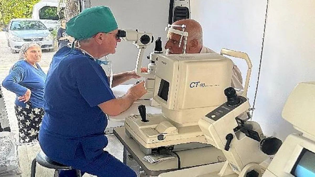 Türk Oftalmoloji Derneği'nin gezici göz muayene aracı Hatay'da