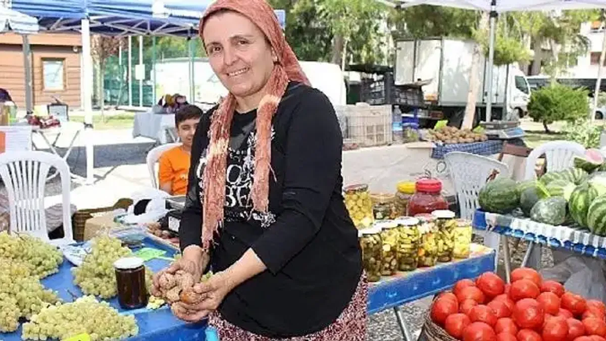 Karşıyaka'da Hem Üretici Hem Tüketici Kazanıyor