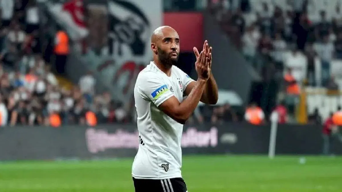 Fenerbahçeli taraftarlar Redmond'ın golünü alkışladı!