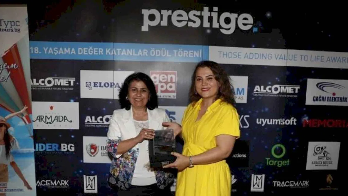 Başkan Hürriyet, 'Yaşama Değer Katanlar' ödülü aldı