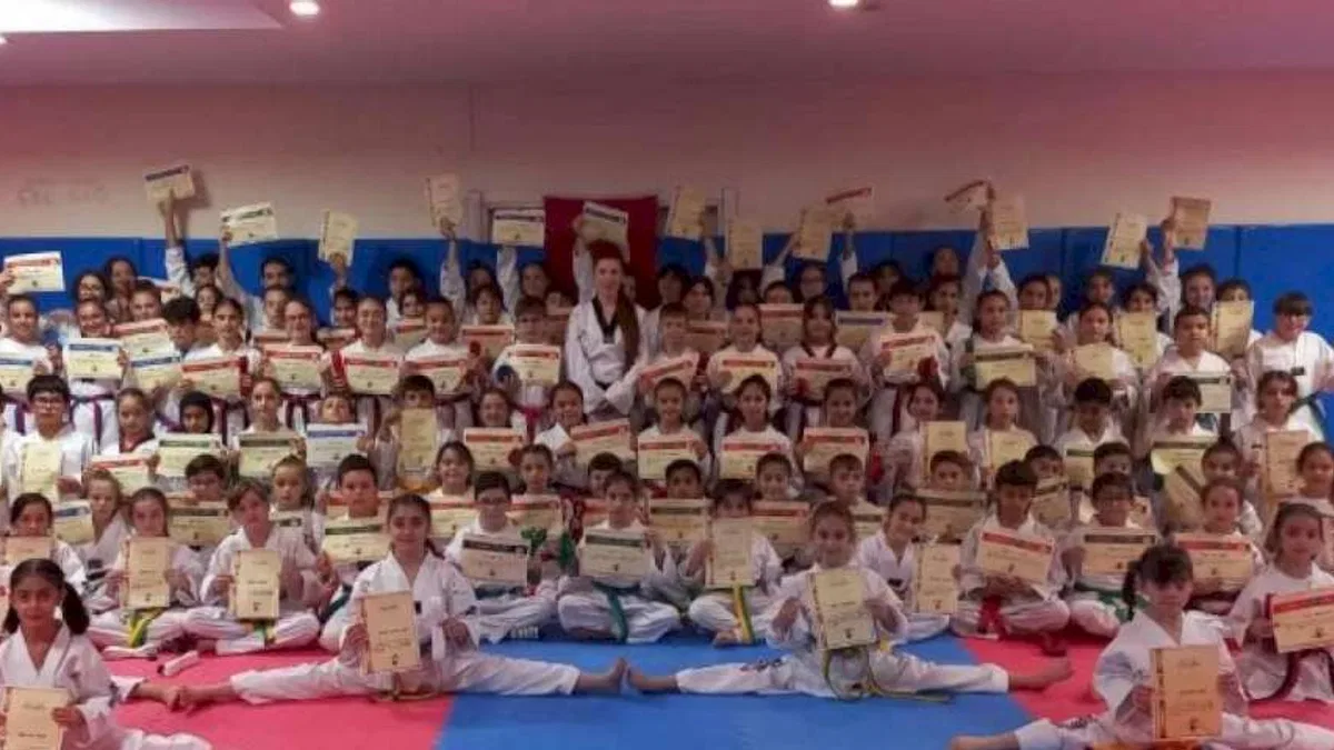 Bozüyük'te minik taekwondocuların kuşak heyecanı