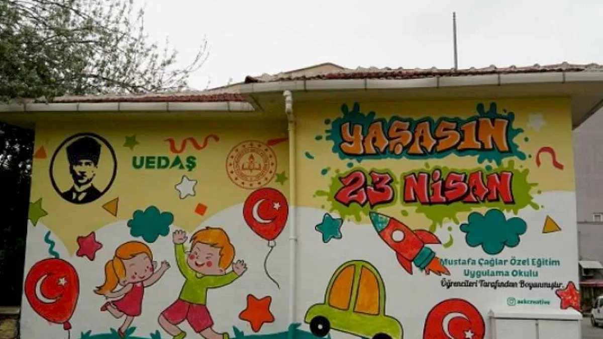 Trafolar 23 Nisan için boyandı