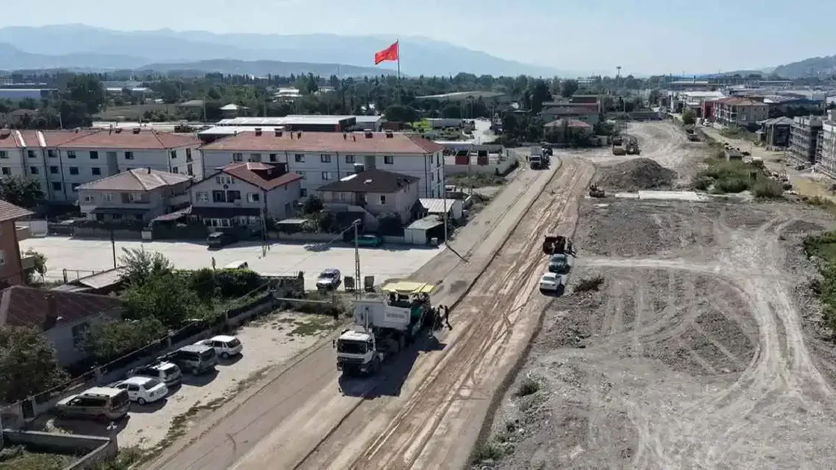 Sakarya'da Hanlı-OSB arası duble yolda çalışmalar hızlandı