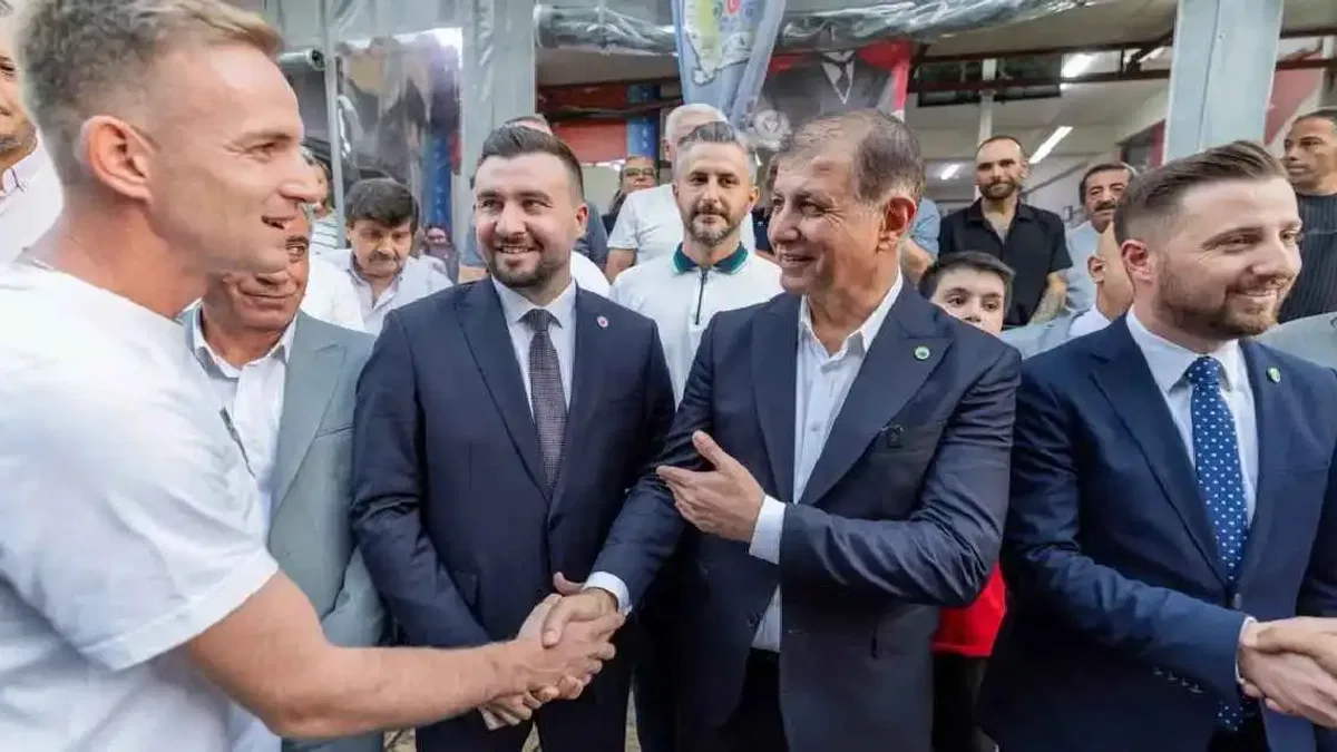 İzmir'de Başkan Tugay Bucalı gençleri dinledi