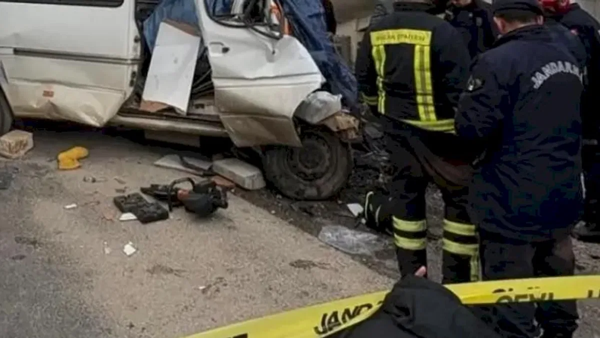 Burdur’da feci kaza: 7 ölü, 3 yaralı