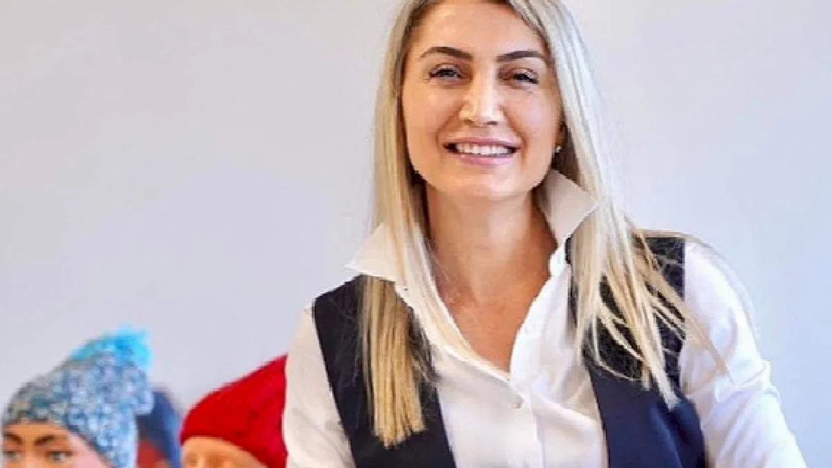 Dilek Kaya İmamoğlu: Depremzede Kız Öğrencilere Burs