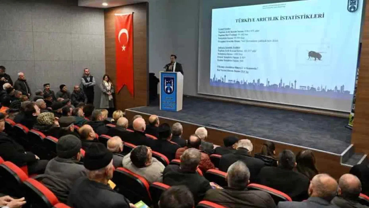Ankara Çubuk’ta arıcılara modern üretim eğitimi