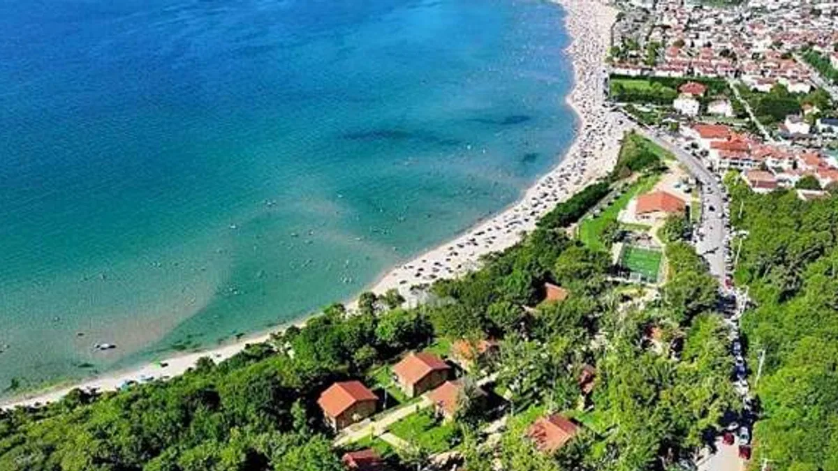 Başkan Büyükakın'dan başarılı öğrencilere tatil jesti