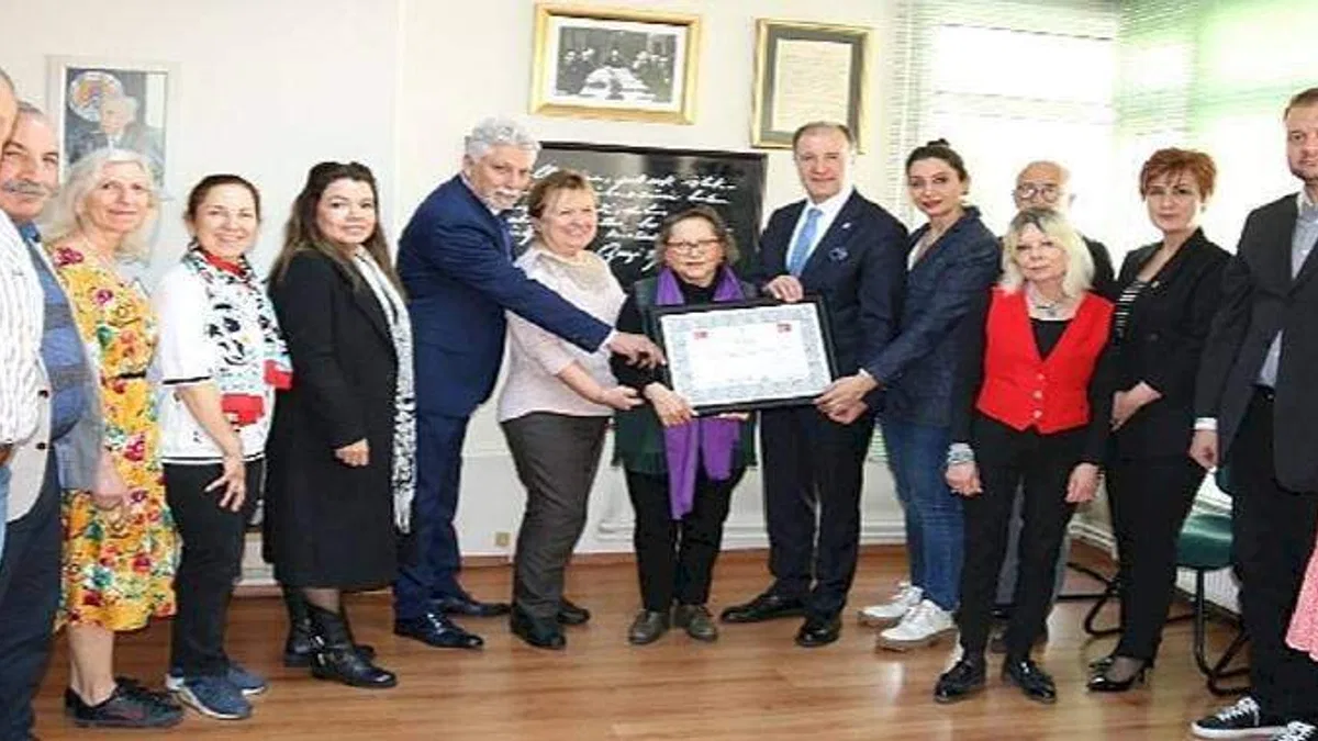 "Dil ve üslup sorunu ekonomiden de büyük bir sorun"