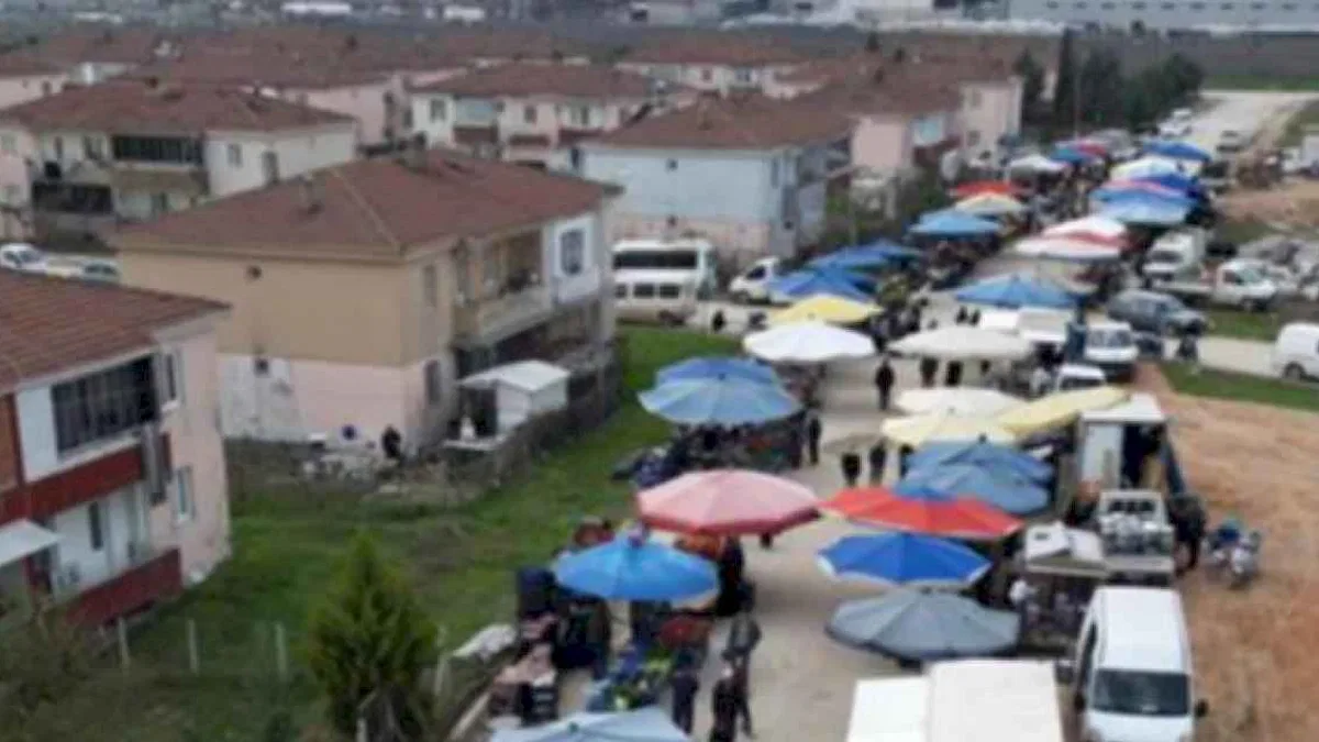 İnegöl'de Cumhuriyet Mahallesi semt pazarı kurulmaya başladı