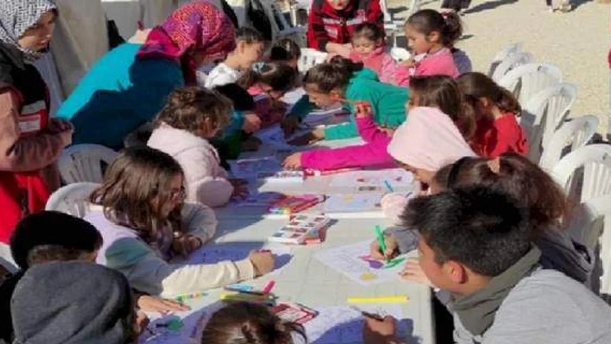 Diyabetli çocuklara sensörlü glikoz ölçüm cihazı