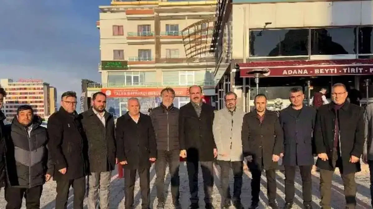Başkan Altay gençlerle ve esnafla bir araya geldi