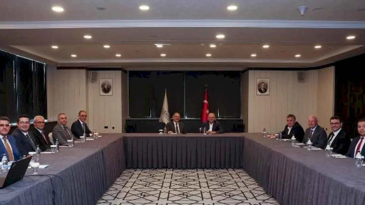 Başkan Büyükkılıç’tan Bakan Özhaseki’ye ziyaret