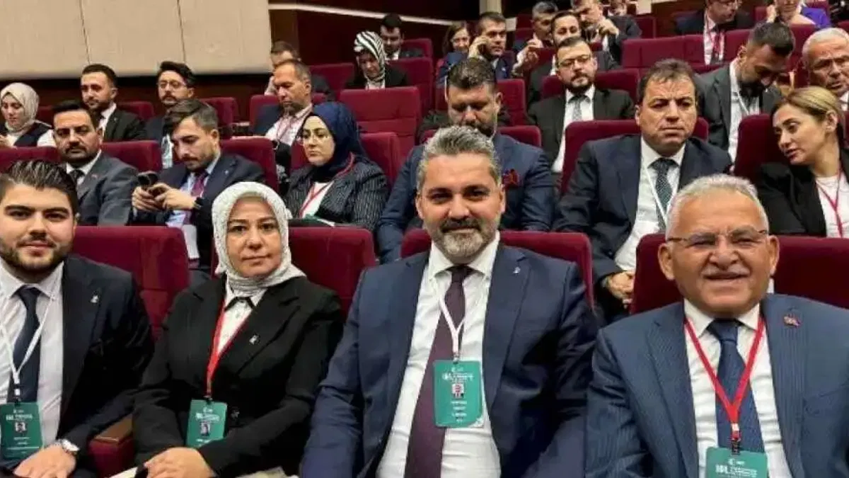 Başkan Büyükkılıç, Ak Parti Genişletilmiş İl Başkanları Toplantısı'na katıldı