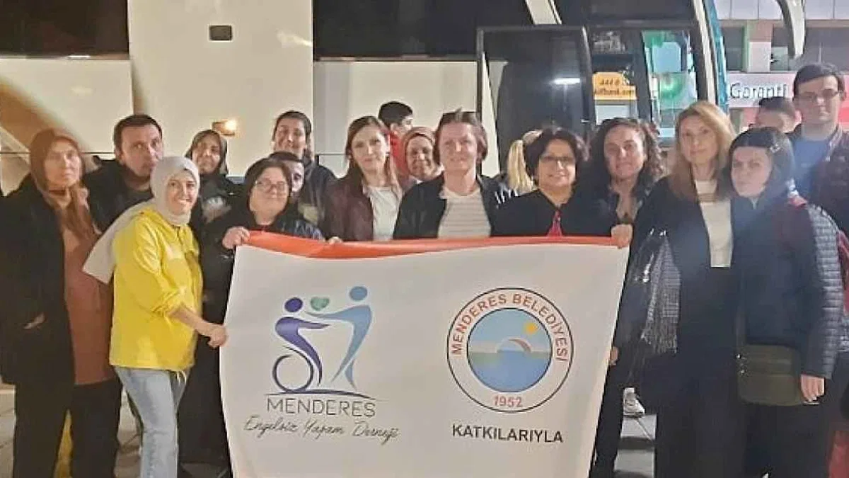 Menderes'in Özel Çocukları Cumhuriyetimizin 101. Yılında Anıtkabir'i Ziyaret Etti