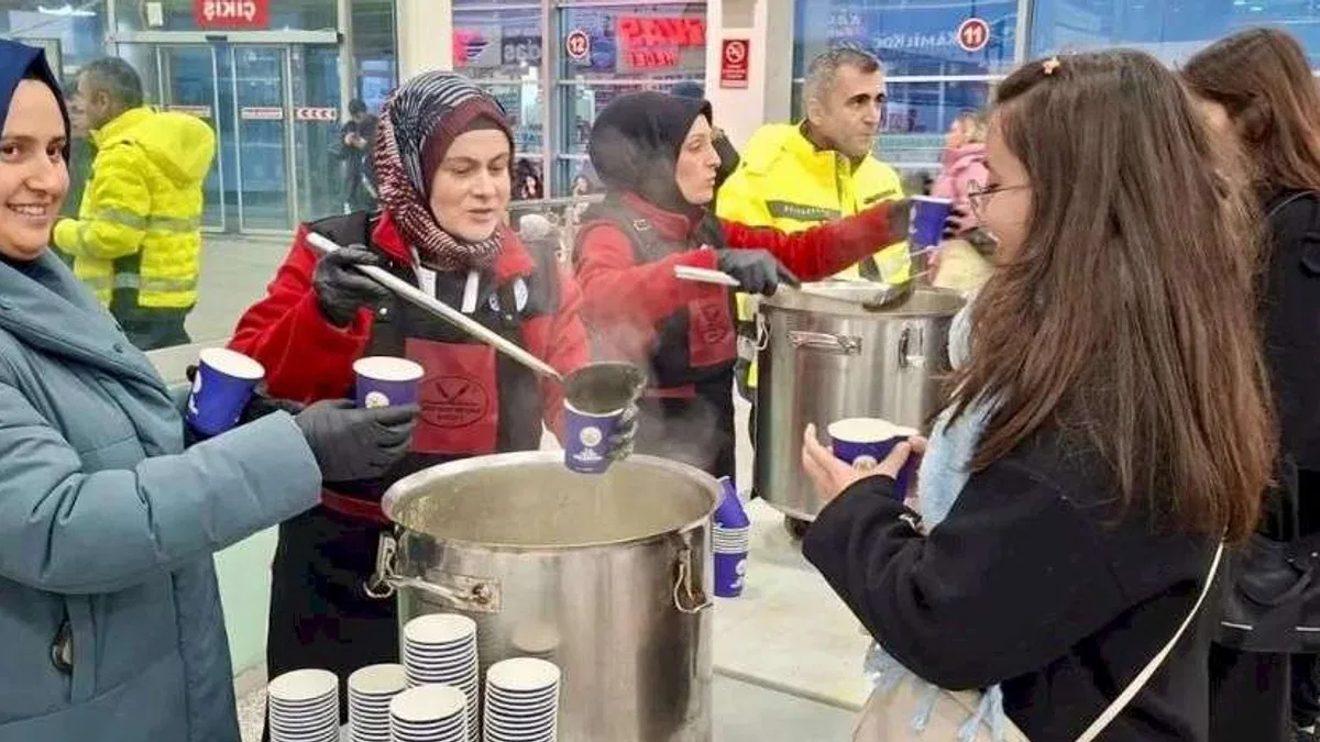Sivas’ta son 20 yılın en yoğun karında belediye 7/24 görevde