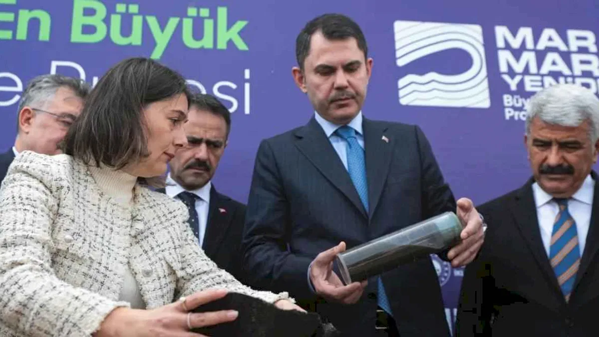 Bakan Kurum: 1,1 milyon metreküp dip çamuru deniz suyundan ayrıştırıldı