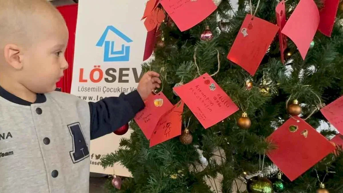 LÖSEV'den lösemili çocuklara yeni yıl partisi