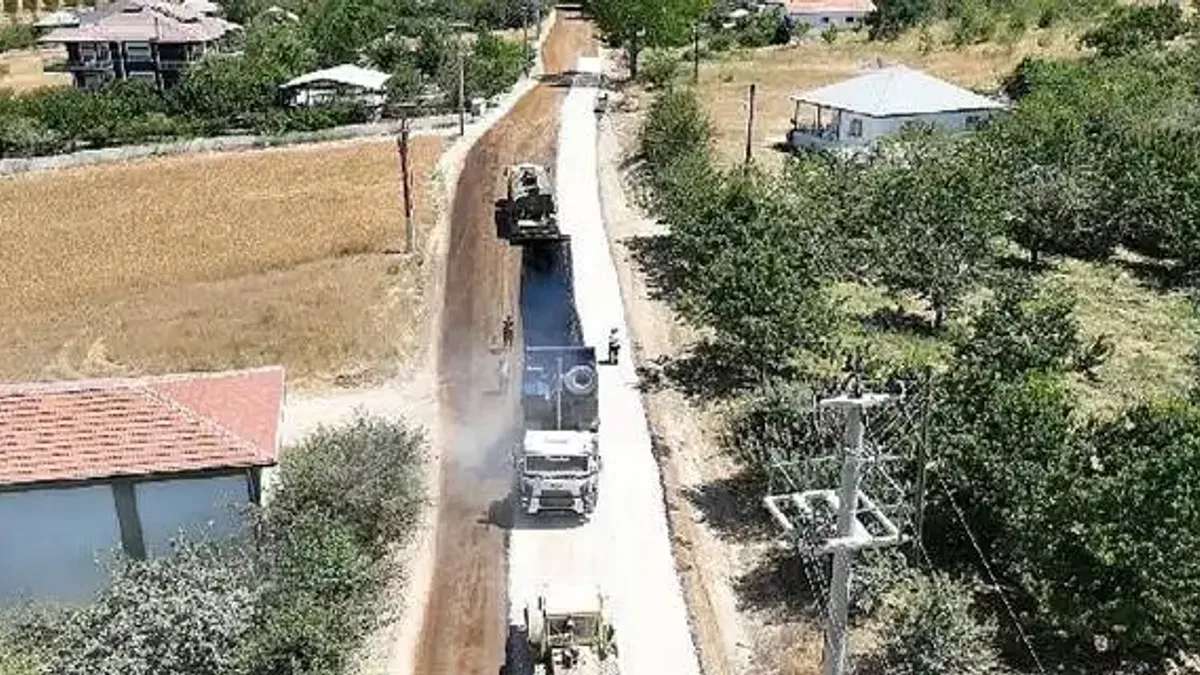 Korkuteli Varsak Yaylası 18 yıl sonra asfalta kavuştu