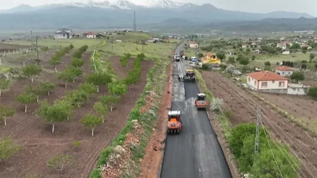 Kayseri Büyükşehir'den 10 milyon liralık asfalt çalışması