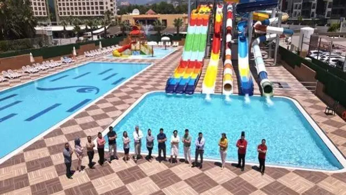 Bera Alanya Otel, 30 milyon liralık yeni aile havuzunu hizmete aldı