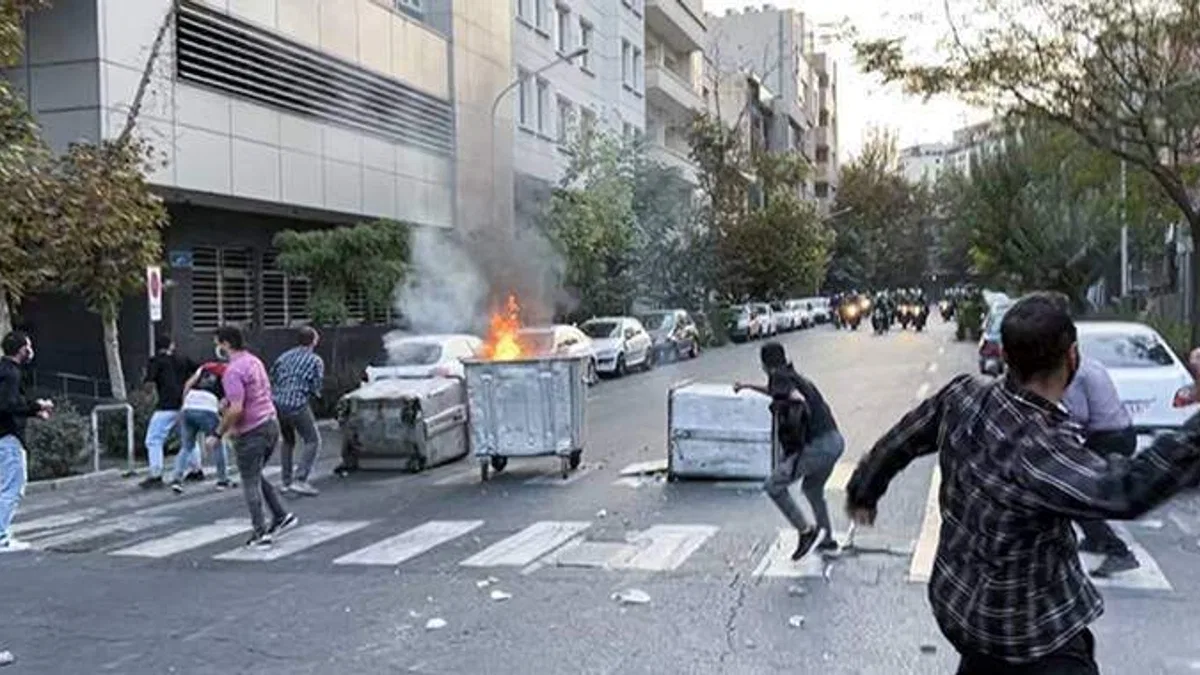 Tahran sokaklarında gösteriler yeniden alevlendi