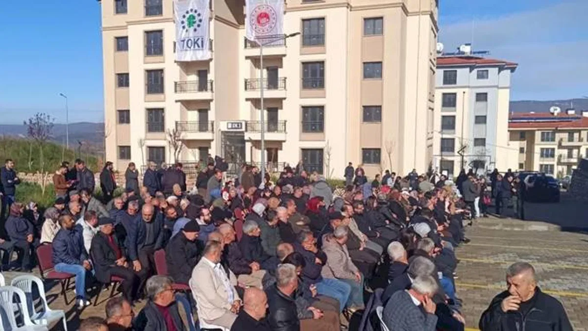 TOKİ'nin 105 sosyal konutu Pazaryeri'nde hak sahiplerine teslim edildi