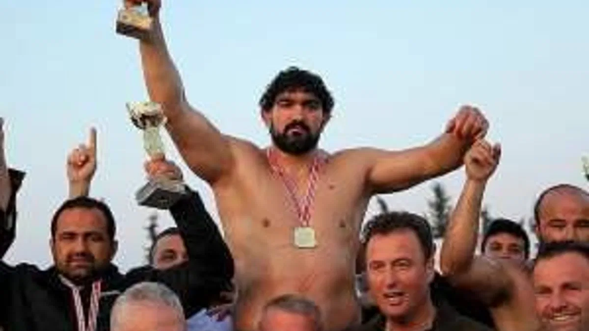 Yağlı güreşte İsmail Koç, başpehlivan oldu