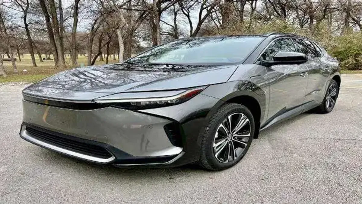 Toyota, 1000 Kilometre Menzilli Elektrikli Araçlar Üretmeyi Amaçlıyor