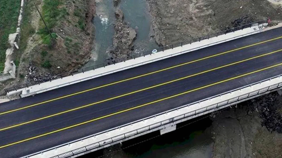 Sakarya'da bu köprü 20 mahalle ve 2 ilçeyi birbirine bağladı