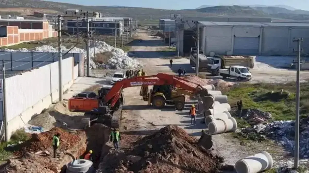 Manisa'da Karaosmanoğlu Sanayi Sitesi’nin çeyrek asırlık altyapısı çilesi son buluyor
