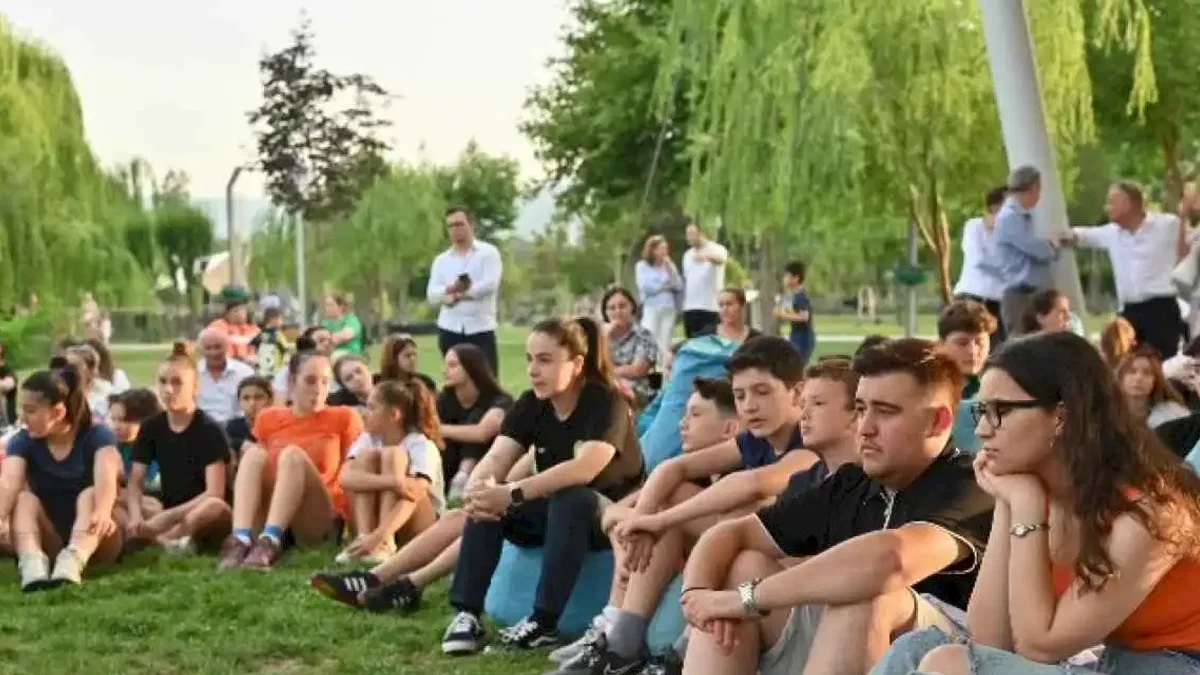 Başkan Ferdi Zeyrek’ten öğrencilere müjde
