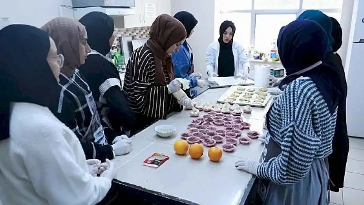 Geleceğin anneleri mutfakta becerilerini sergiledi