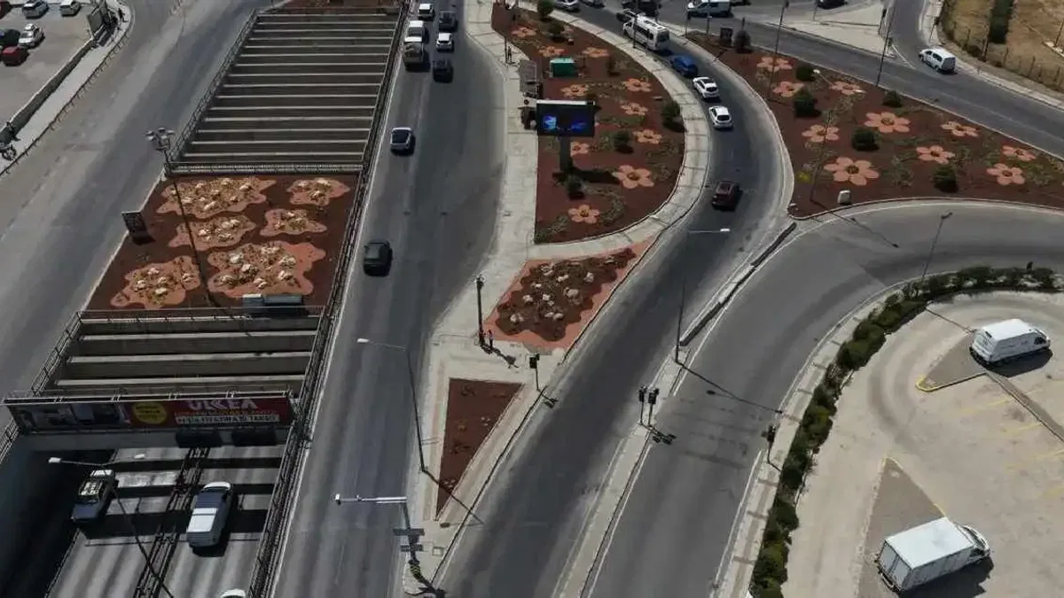 ESBAŞ Kavşağı rengarenk bir görünüme kavuştu