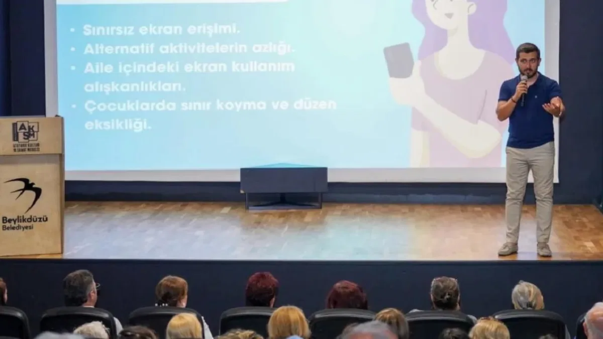 İstanbul Beylikdüzü'nde ebeveynlere ekran bağımlılığı farkındalığı
