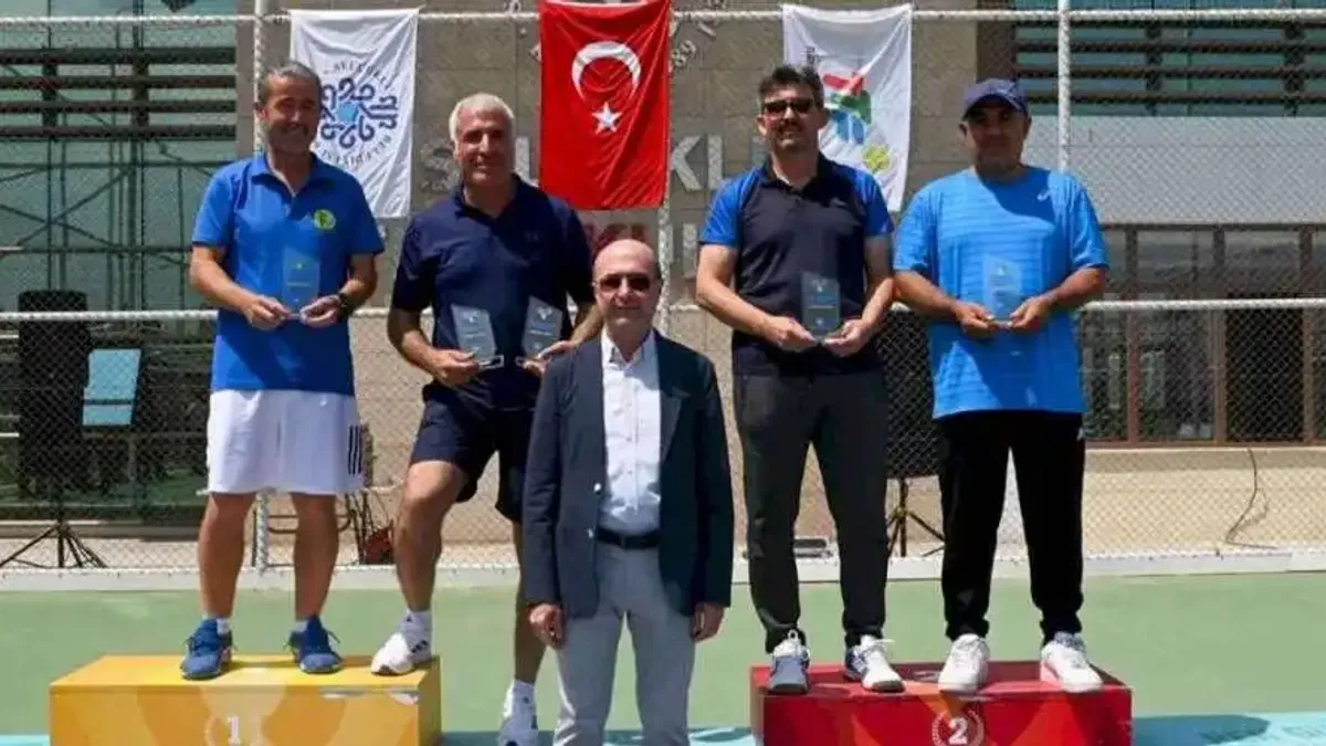 Konya Selçuklu’da tenis şöleni