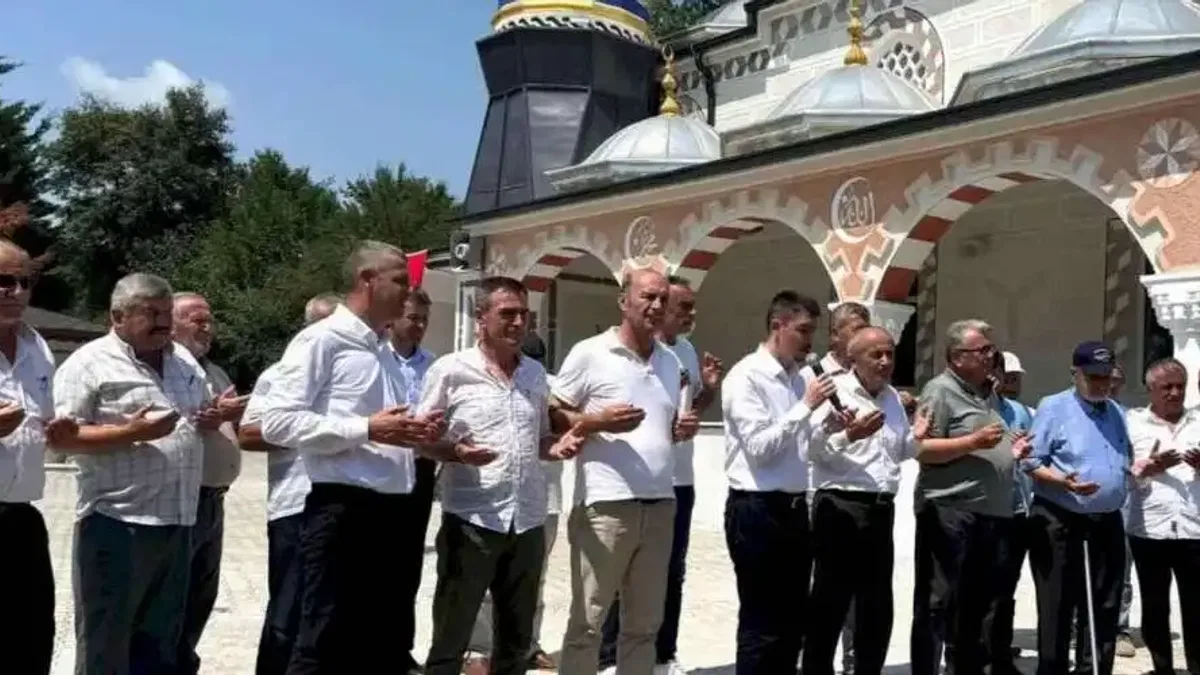İzmit Kaynarca Camii ibadete açıldı