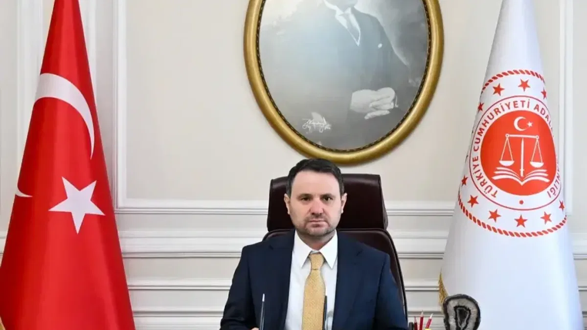 Bakan Gürlek’ten şehit polisler için taziye
