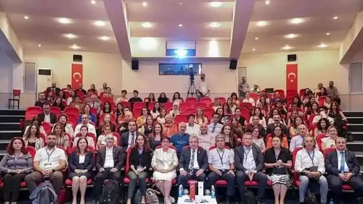 DEÜ'de Exposome-TR Sempozyumu: Çevresel Kirleticiler Masaya Yatırıldı.