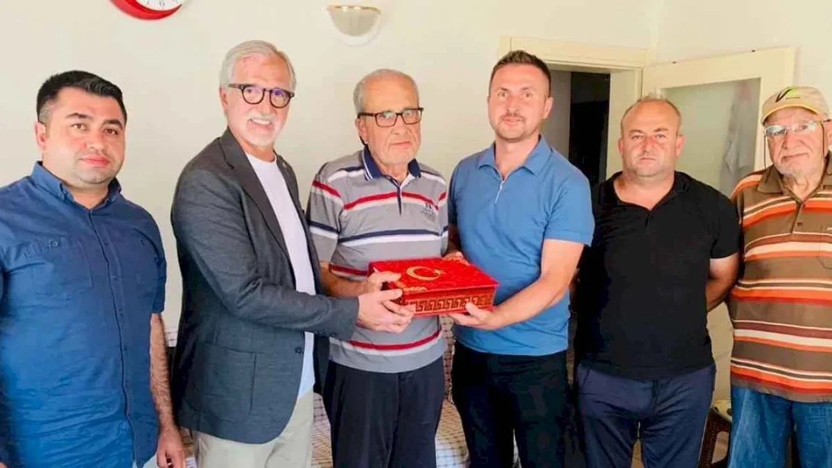 İzmit Belediyesi kahraman askerleri unutmadı
