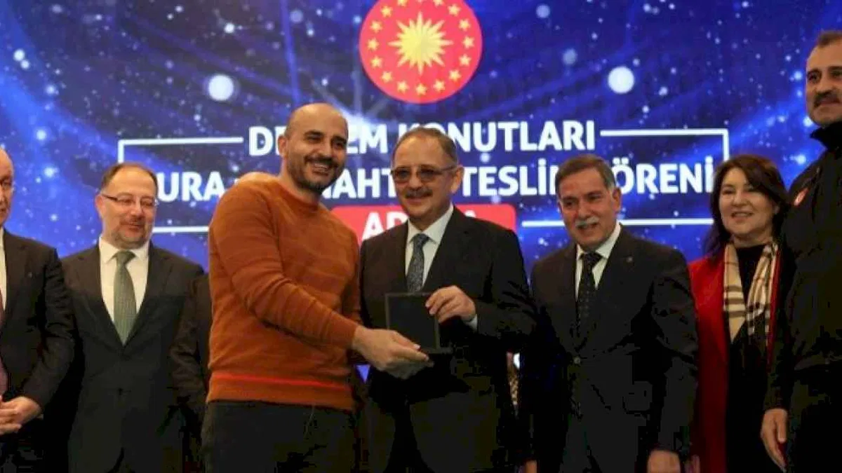 Adana'da bin 589 deprem konutu hak sahiplerine teslim edildi