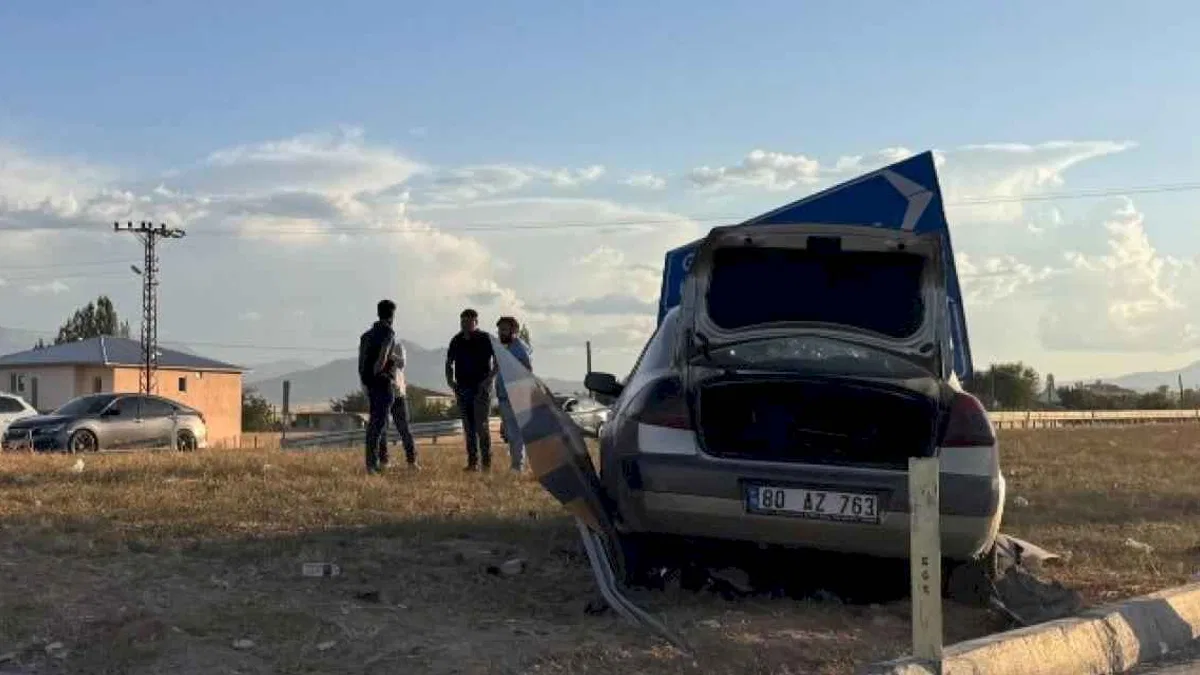 Afşin'de trafik kazası: 3 yaralı